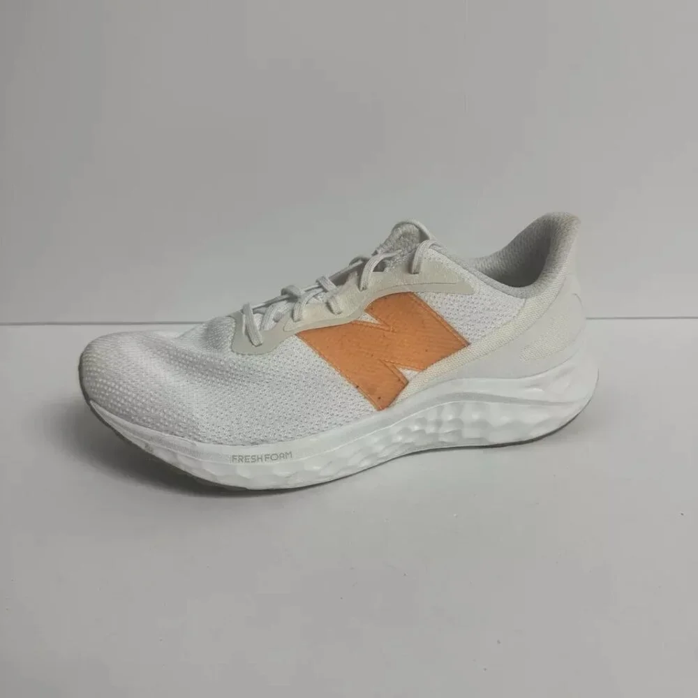 New Balance Womens Fresh Foam Ariahi V4 Running Shoe White Size 9 M